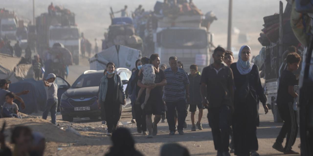 israilin saldirdigi gazze kentini 900 bin kisi terk etmedi QsS9qJnz