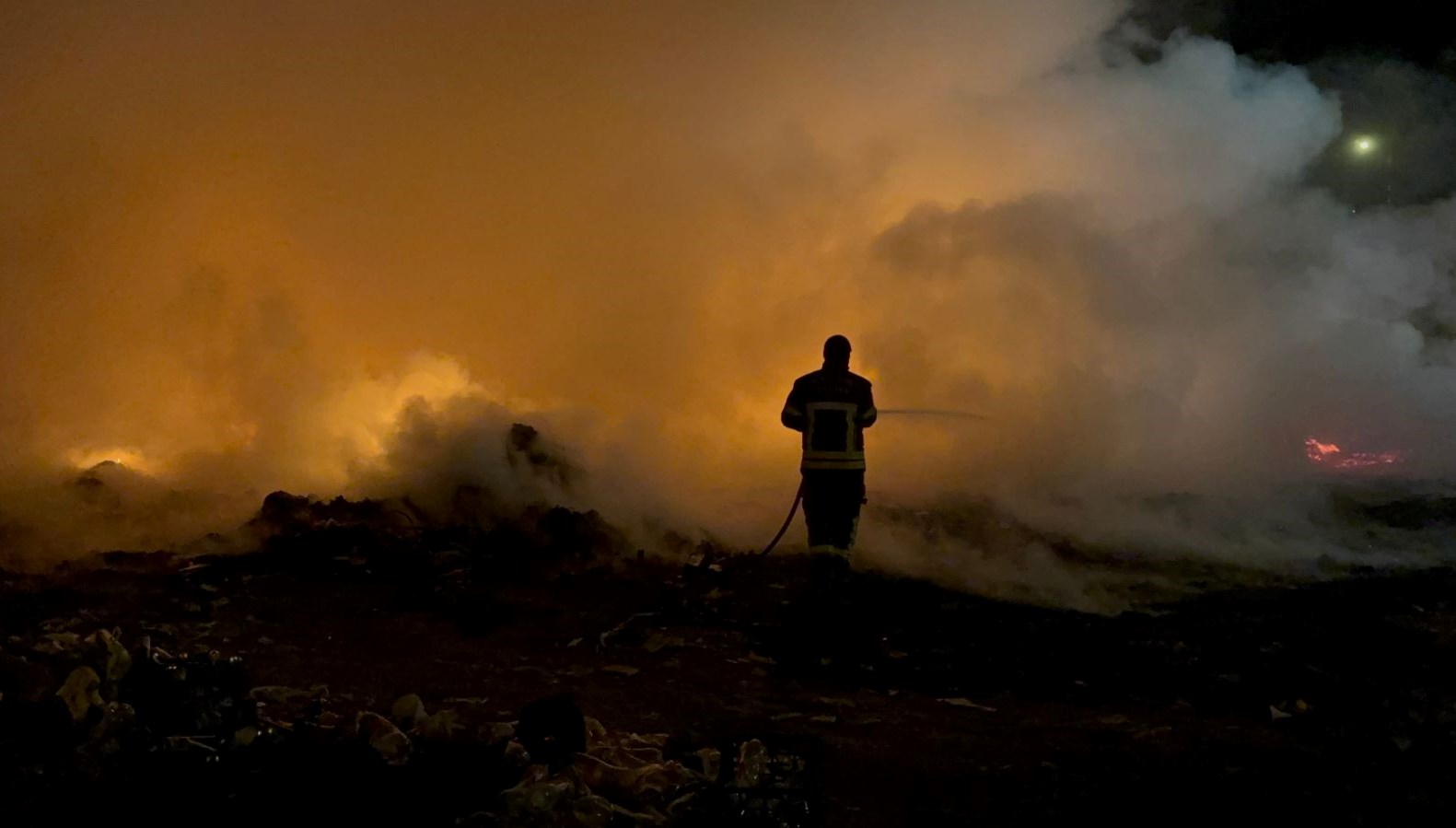 atik yangini eve sicramadan sonduruldu JipTRqRa.jpg