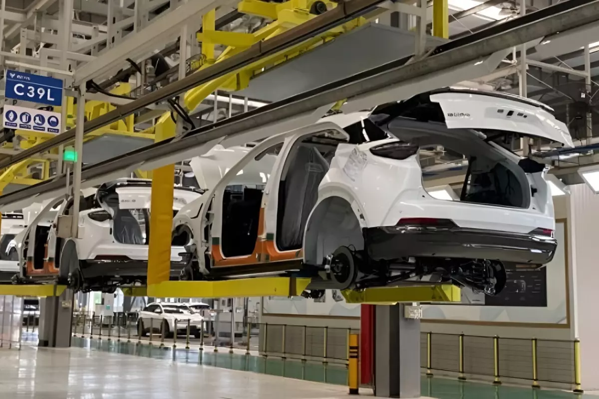 binlerce calisani bulunan otomotiv devi iflas bayragini cekti pTRgxjGj.jpg