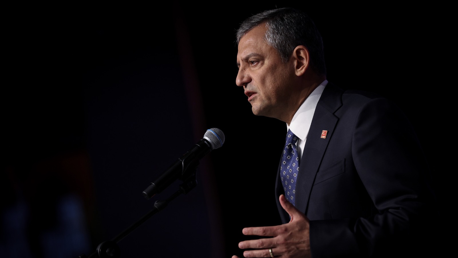 ozgur ozel gurbetcilerle omuz omuza turkiye icin demokrasiyi adaleti savunacagiz FMn6GOFf.jpg