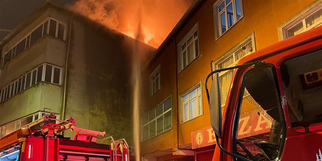 sevgilisinin is yerine almadigi kadin binayi kundakladi R3Sq4w3c.jpg