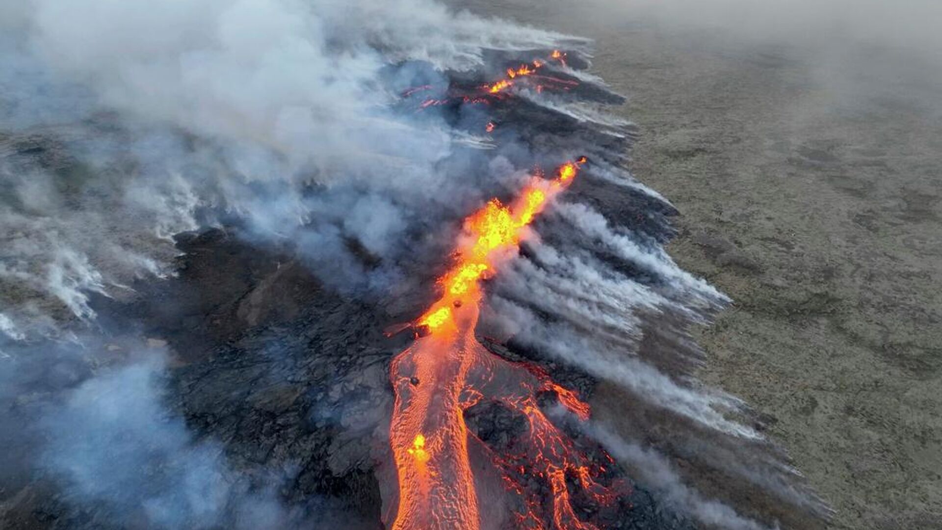 fagradalsfjall yanardaginda bulunan mikroplar diger gezegenlerde yasamin sirrini cozebilir fez2E3Ll.jpg