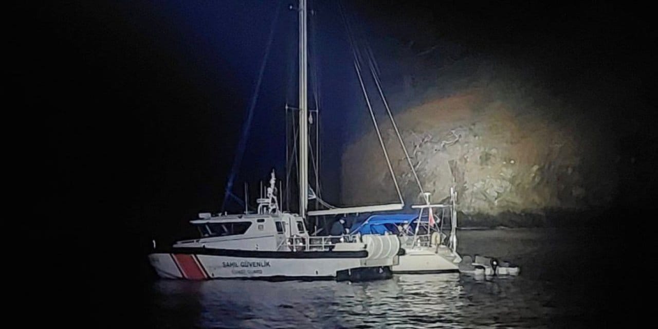 izmir aciklarinda 90 gocmen yakalandi ZXxuIkwJ.jpg