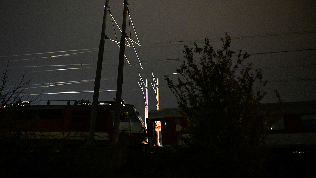 Slovakya’da trenler çarpıştı: Onlarca yolcu yaralı