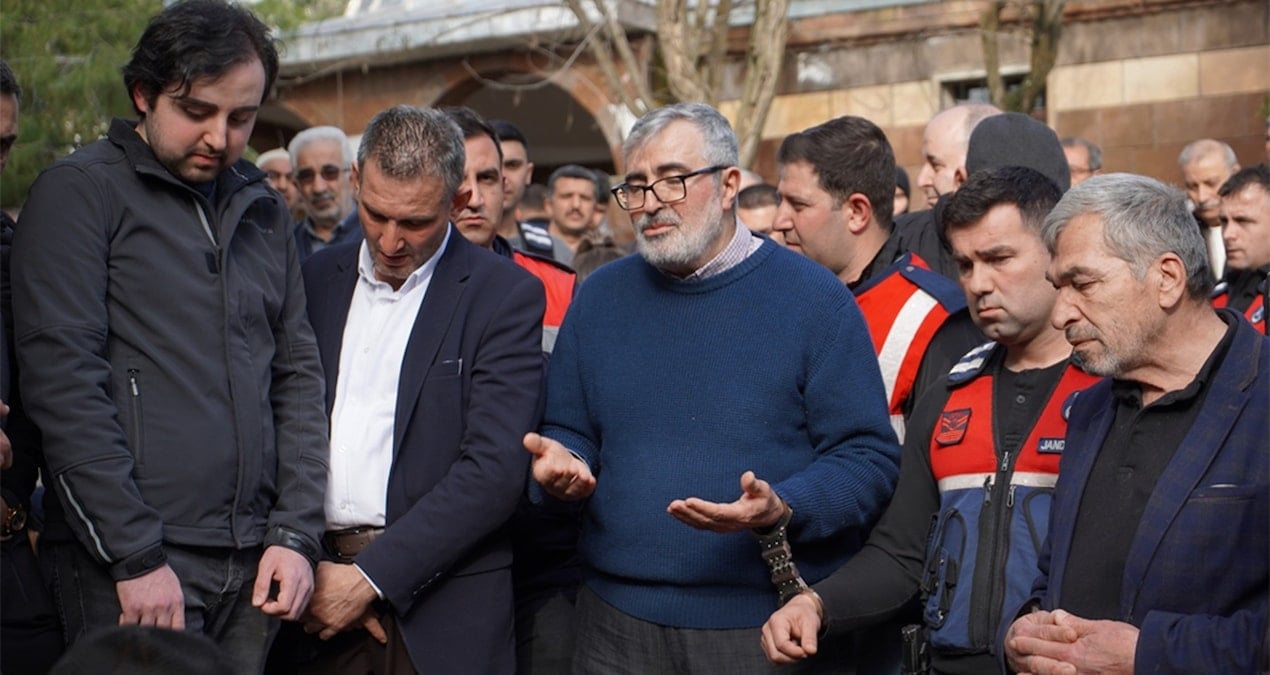 ‘Jet Fadıl’ Hapis Ceza Sürecinin Ardından Annesinin Cenazesinde Görüntülendi