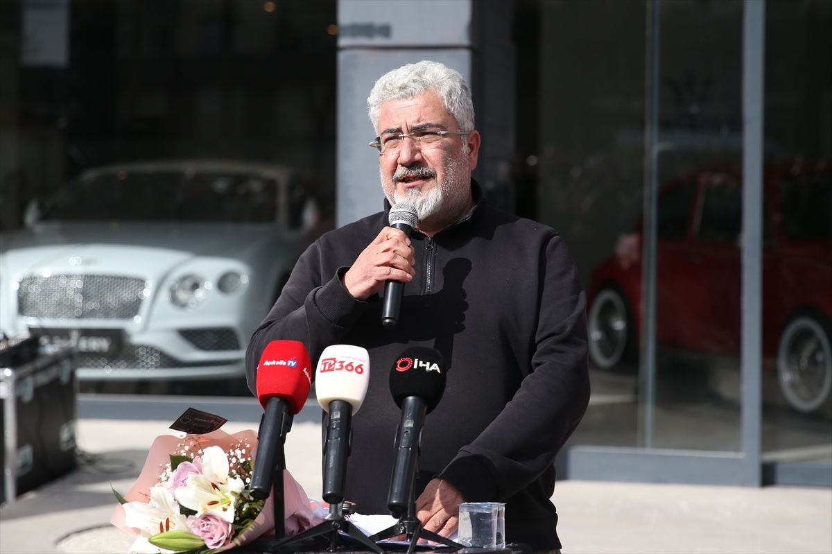 Aile, Kızları İçin Adalet Arayışında