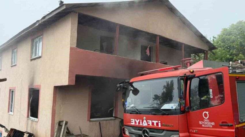 Orduda 2 katli evde yangin kontrol altina alindi 53TSLawa