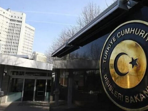 Son dakika disisleri bakanligindan yunanistanin okul kapatma kararina sert tepki E8O3pNyu